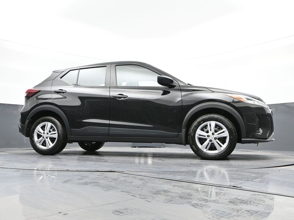 Vehicle image 9 of 27
