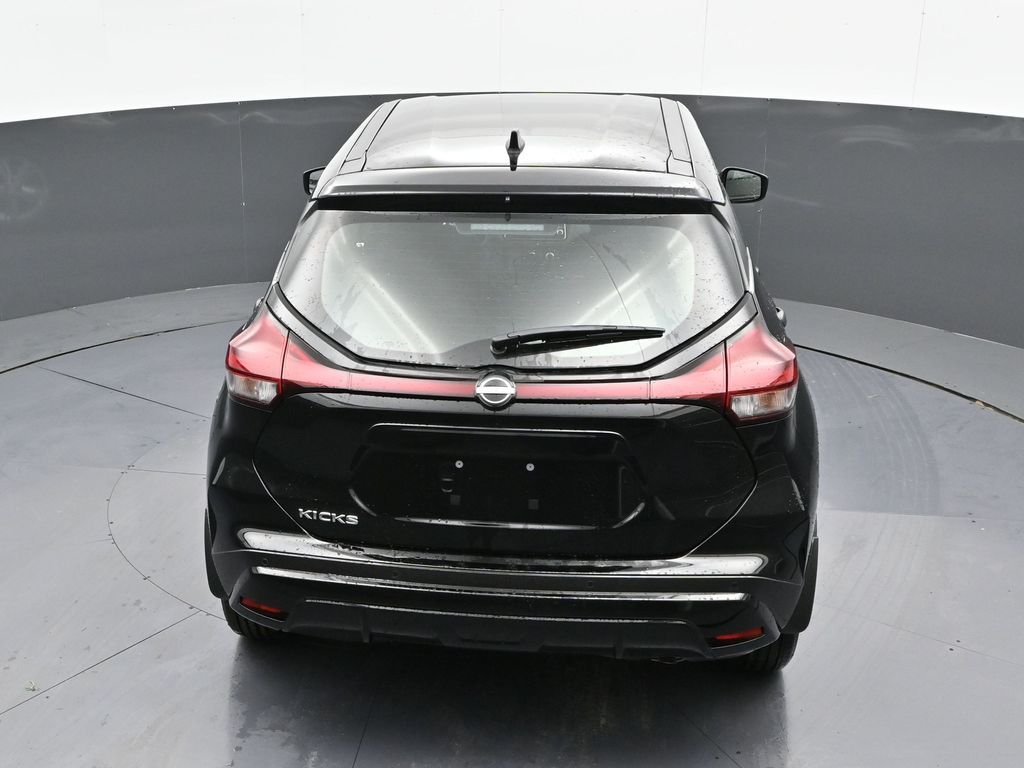 Vehicle image 13 of 27