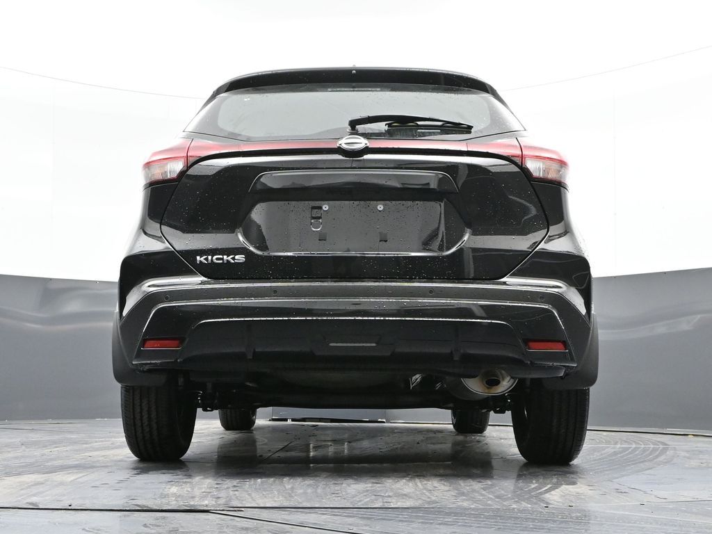 Vehicle image 12 of 27