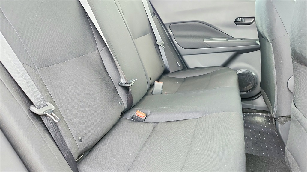 Vehicle image 27 of 28