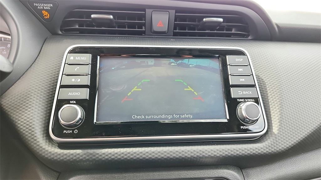 Vehicle image 14 of 28