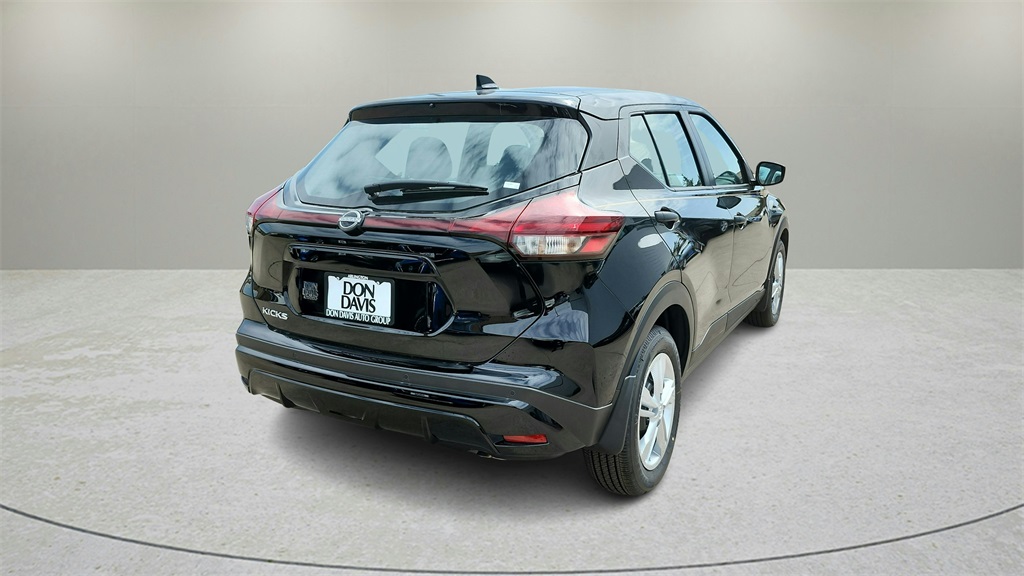 Vehicle image 3 of 28
