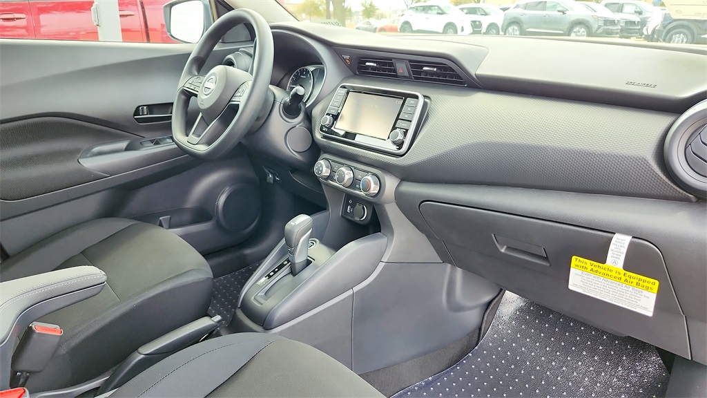 Vehicle image 25 of 28