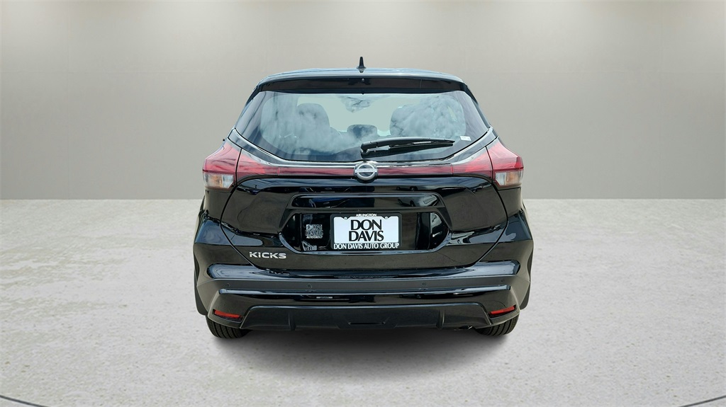 Vehicle image 4 of 28