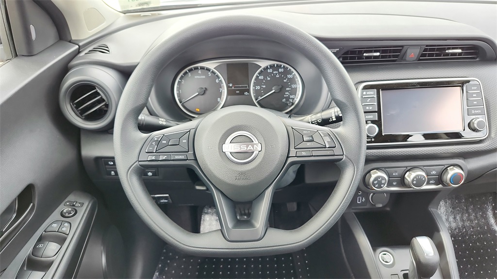 Vehicle image 11 of 28
