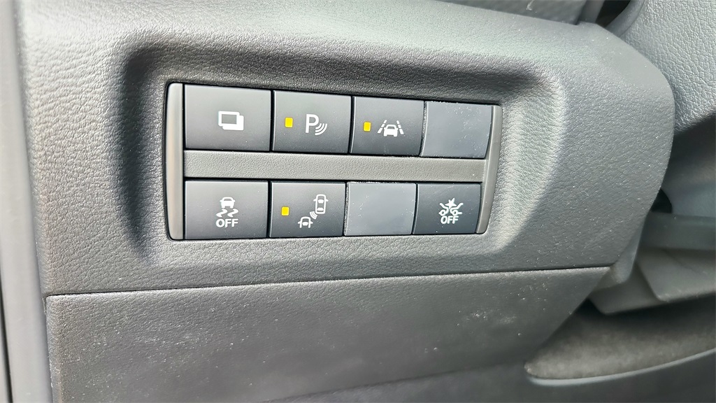 Vehicle image 20 of 28