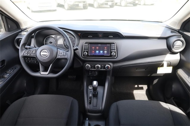 Vehicle image 22 of 25