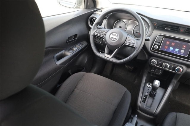Vehicle image 23 of 25
