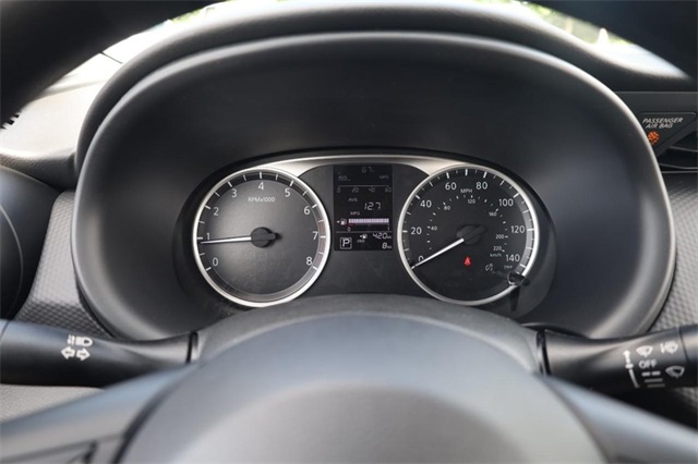 Vehicle image 10 of 25