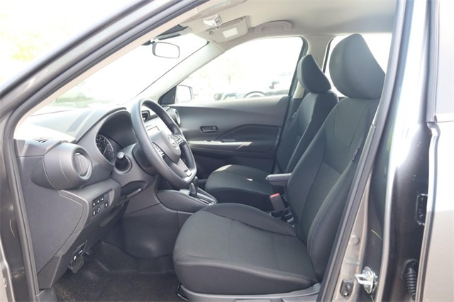 Vehicle image 19 of 25