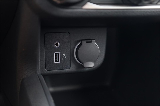Vehicle image 15 of 25