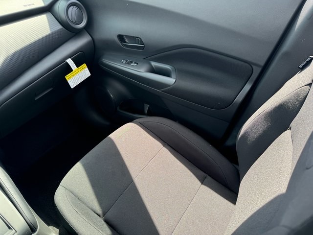 Vehicle image 11 of 21
