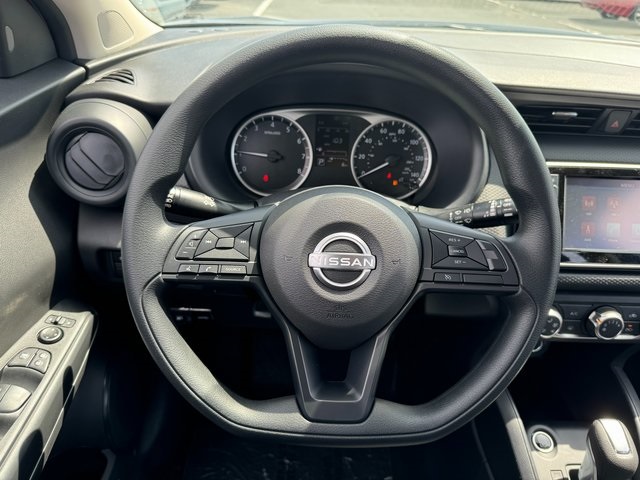 Vehicle image 7 of 21