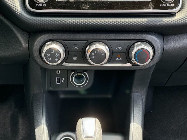 Vehicle image 9 of 21