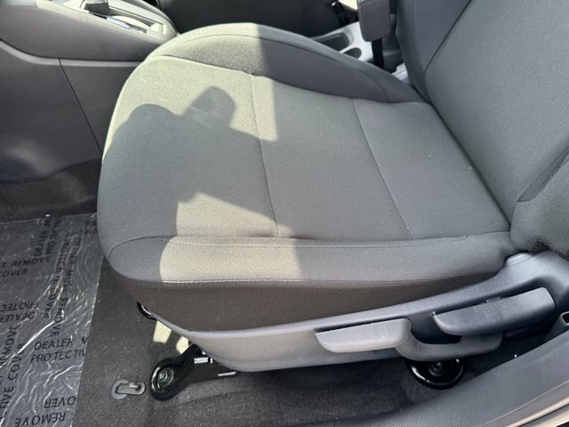 Vehicle image 15 of 21