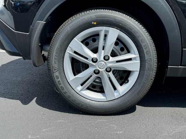 Vehicle image 4 of 21