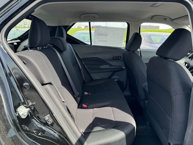Vehicle image 5 of 21