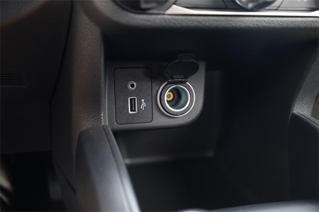 Vehicle image 15 of 25