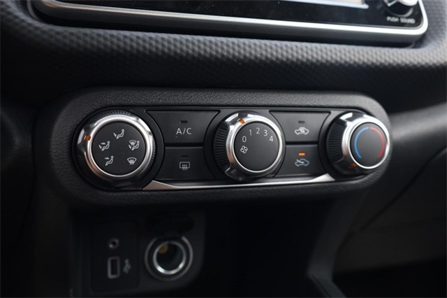 Vehicle image 14 of 25