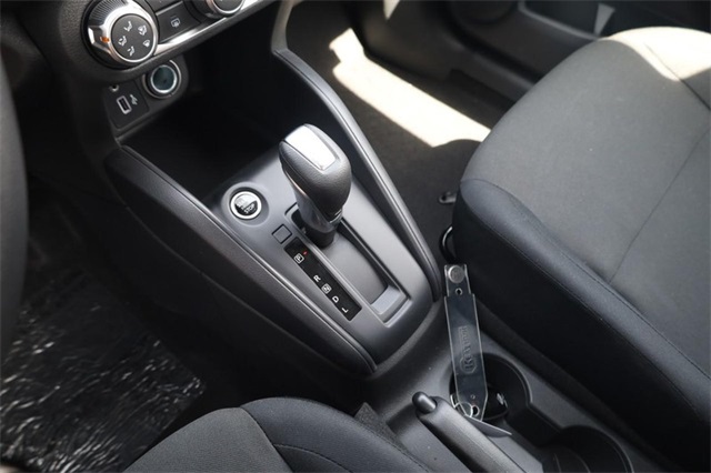 Vehicle image 16 of 25