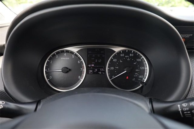 Vehicle image 10 of 25