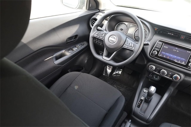 Vehicle image 23 of 25