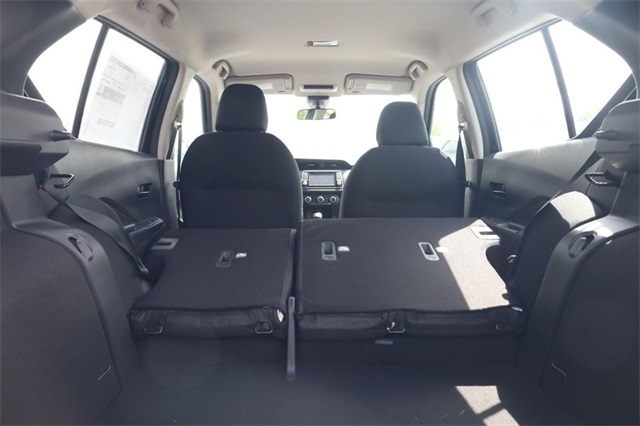 Vehicle image 8 of 25