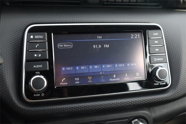 Vehicle image 11 of 25