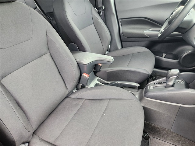 Vehicle image 11 of 22