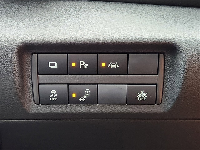Vehicle image 18 of 22