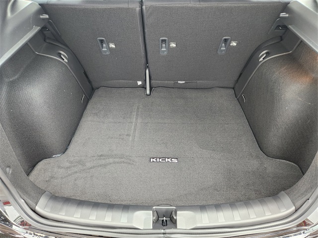 Vehicle image 9 of 22