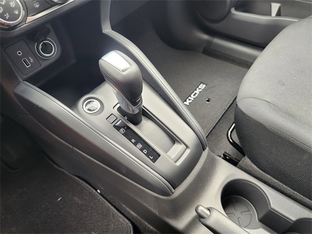 Vehicle image 15 of 22