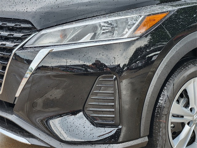 Vehicle image 8 of 22