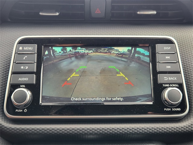 Vehicle image 14 of 22