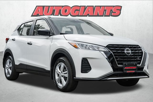 2025 Nissan Kicks Play S Image 1 of 37