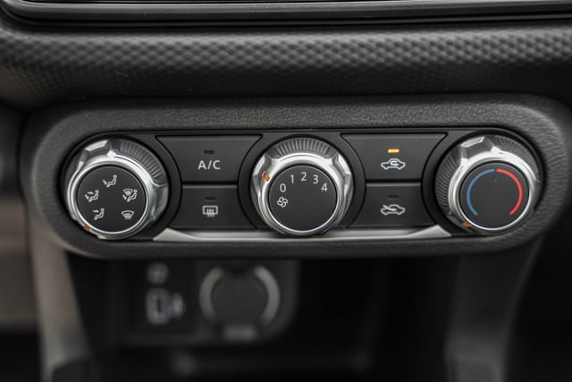 2025 Nissan Kicks Play S Image 22 of 37