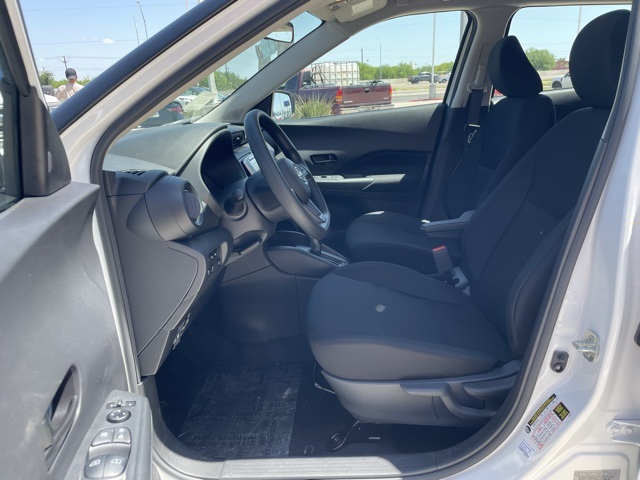 Vehicle image 14 of 22