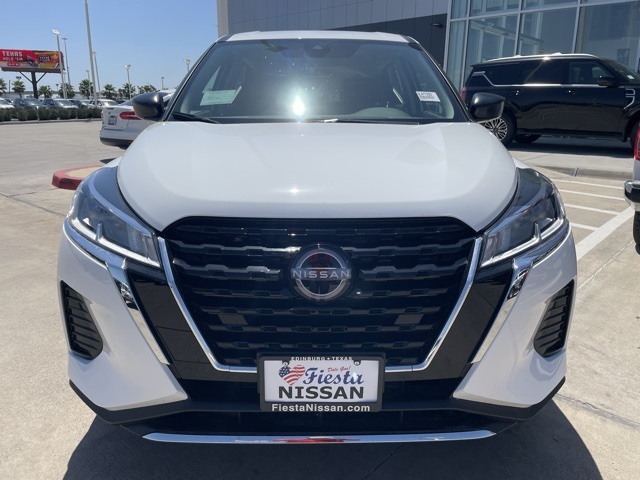 Vehicle image 3 of 22