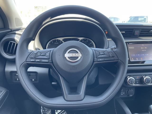 Vehicle image 8 of 22