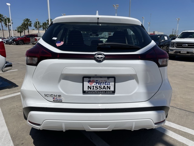 Vehicle image 4 of 22