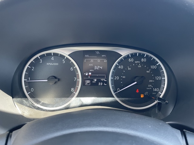 Vehicle image 11 of 22