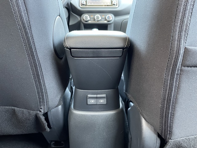 Vehicle image 18 of 22