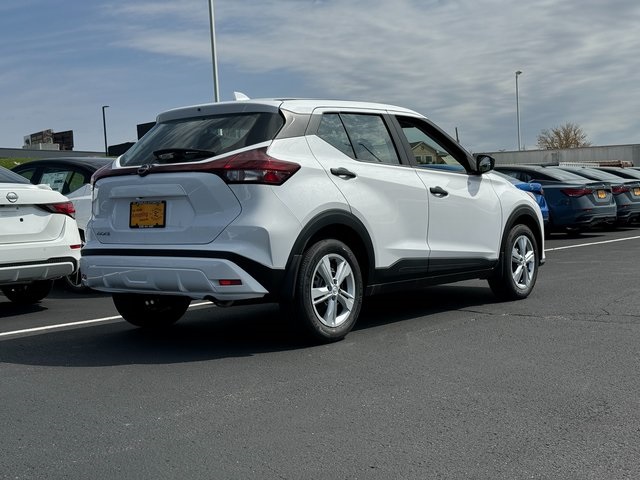 Vehicle image 2 of 21