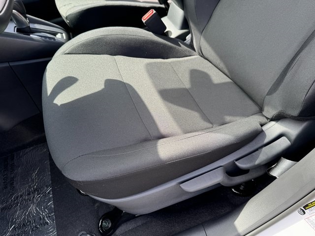 Vehicle image 15 of 21