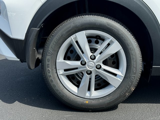 Vehicle image 4 of 21