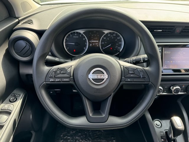 Vehicle image 7 of 21