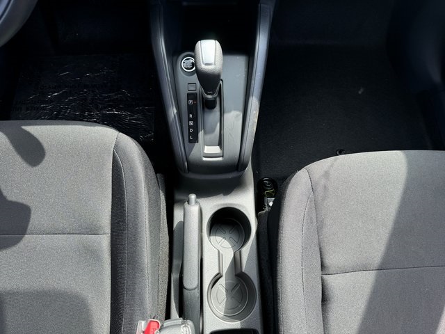 Vehicle image 10 of 21