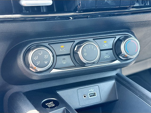 Vehicle image 10 of 19