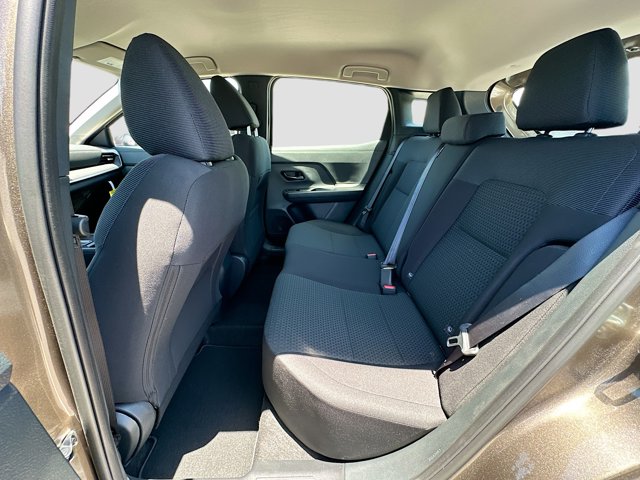 Vehicle image 16 of 19