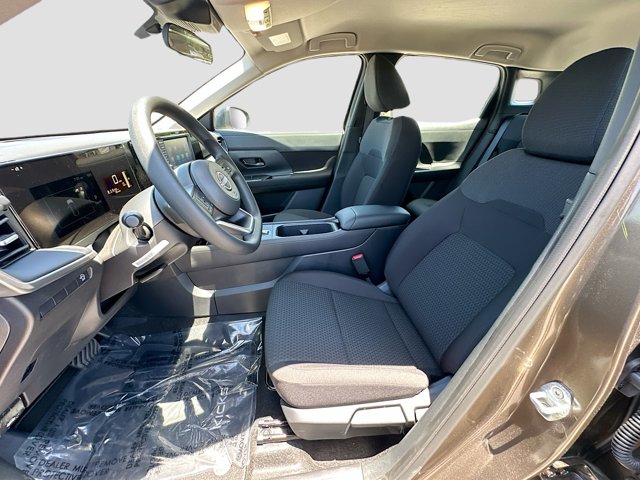 Vehicle image 14 of 19